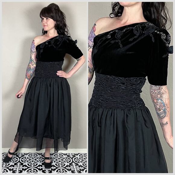 Vintage Dresses & Skirts - Vintage 1960s Black Velvet One Shoulder Beaded Midi Dress